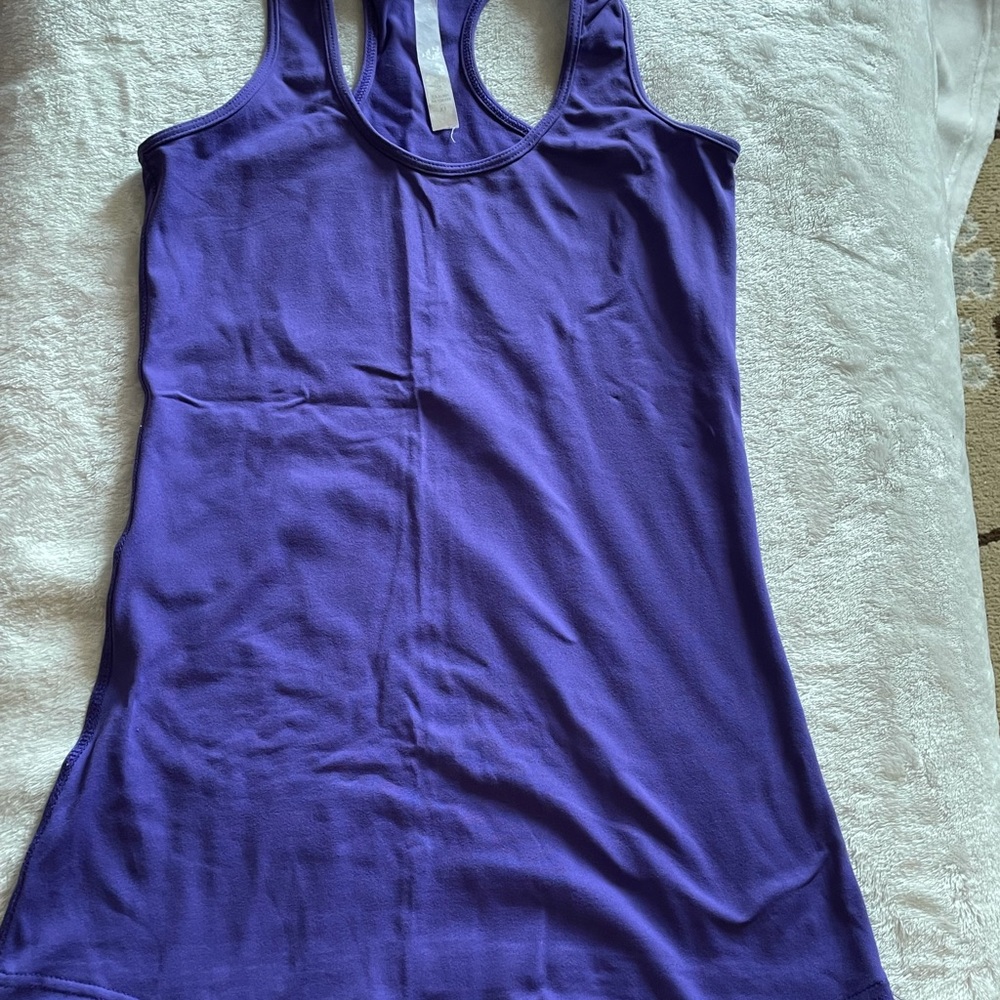 Lululemon tank